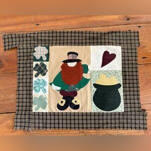 St.‎ Patricks Day  unfinished quilt pillow  Leprechaun Pot of Gold